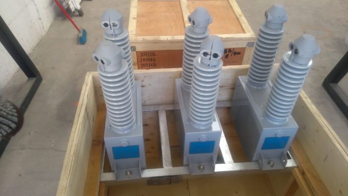 Banco de capacitores fijo tipo poste 300 kvar en 13.8Kv